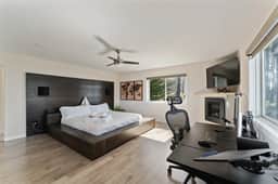 Rustic Seacliff Bungalow Compass - Image 3