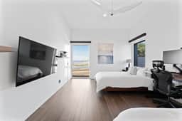 Lowlands Seacliff Loft - Image 4