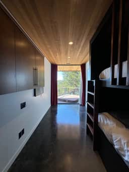 Bungalow Oceanfront - Image 4