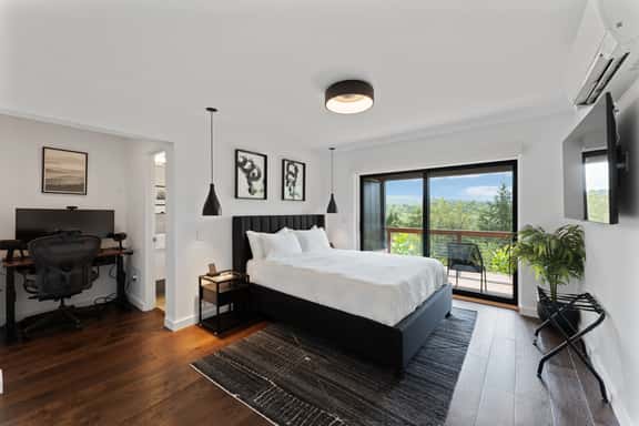 Modern Villa - Image 1
