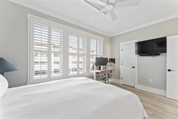 Bluff Nook Brook Bluff - Image 1