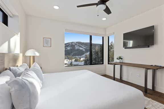 Hideaway Skyview - Image 1