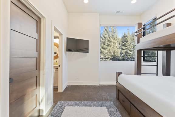 Rustic Brook Aurora Harborfront - Image 1