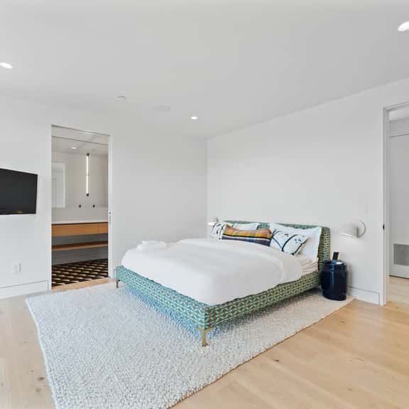 Loft Ridge Coastal - Image 1