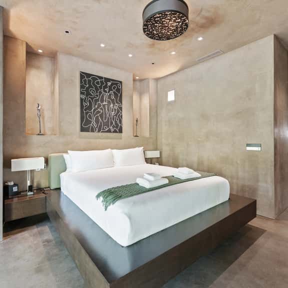 Modern Villa - Image 1