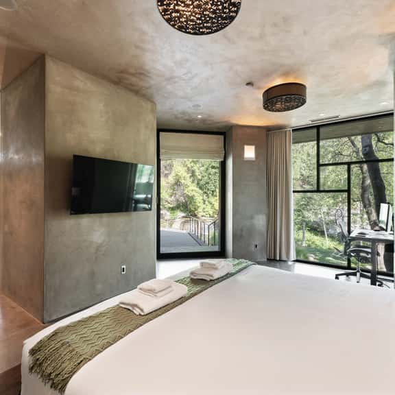 Estate Canyon - Image 1