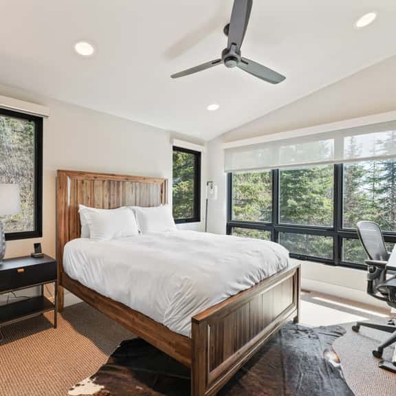 Panorama Timber Villa Retreat - Image 1