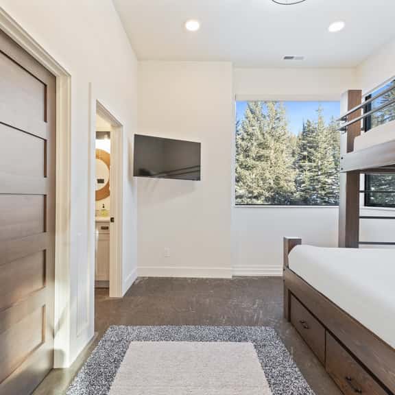 Rustic Brook Aurora Harborfront - Image 1