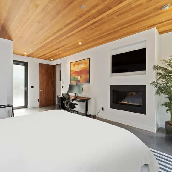 Rustic Seacliff Bungalow Compass - Image 1