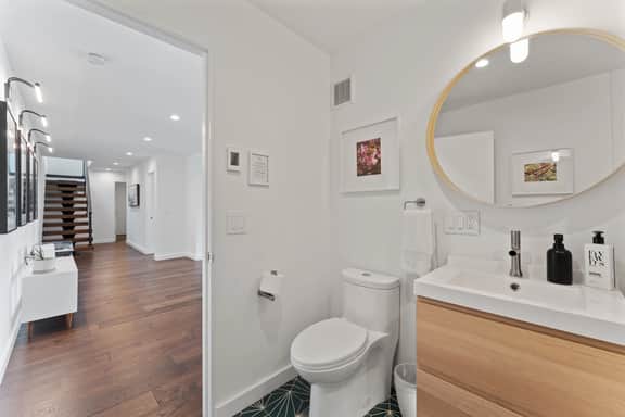Lowlands Seacliff Loft - Image 5