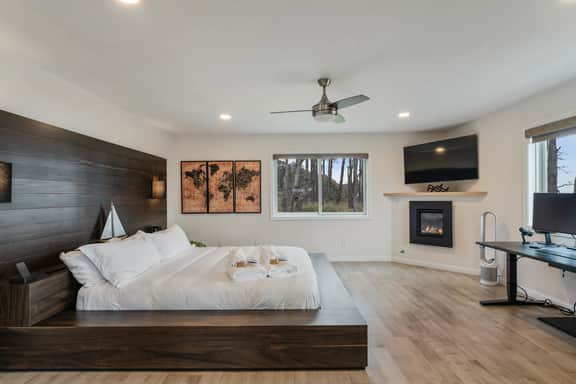 Rustic Seacliff Bungalow Compass - Image 4