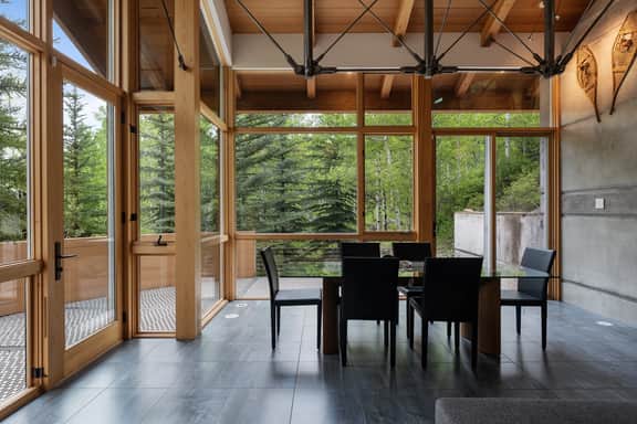 Grove Chic Highlands - Image 5