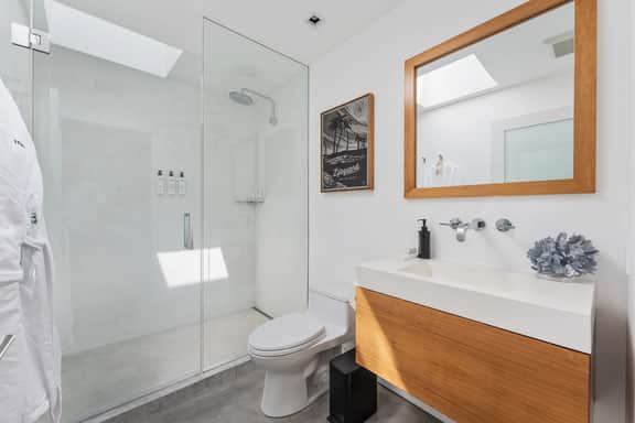 Modern Bluff Serene - Image 4