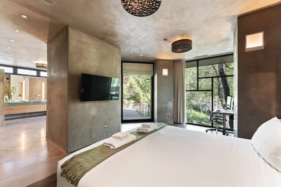 Estate Canyon - Image 1
