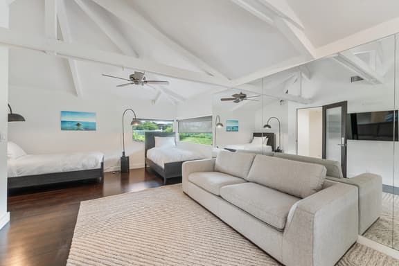 Luxe Harborfront Sunrise Falls - Image 1
