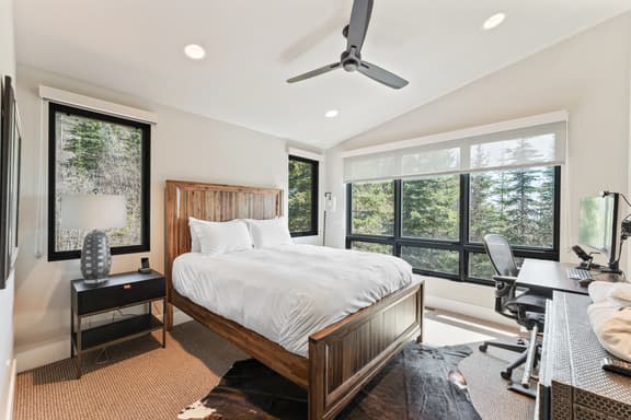 Panorama Timber Villa Retreat - Image 1