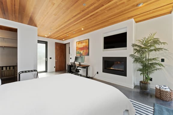 Rustic Seacliff Bungalow Compass - Image 1